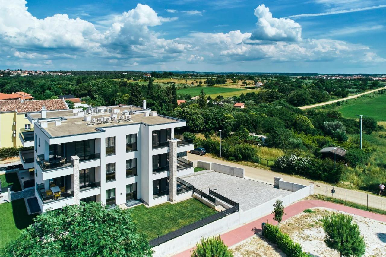 Apartments San Maris Umag Buitenkant foto