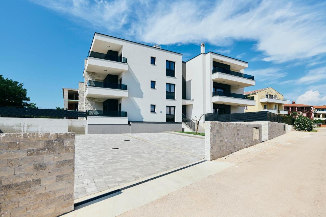 Apartments San Maris Umag Buitenkant foto